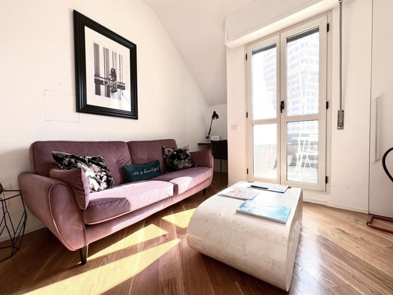 Comecasa Attic 5 Min Walk From Duomo Милан Экстерьер фото